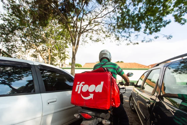 Imagem referente à notícia: iFood no modo turbo: depois dos R$ 17 bi, entregas em 20 minutos e refeições a partir de R$ 15