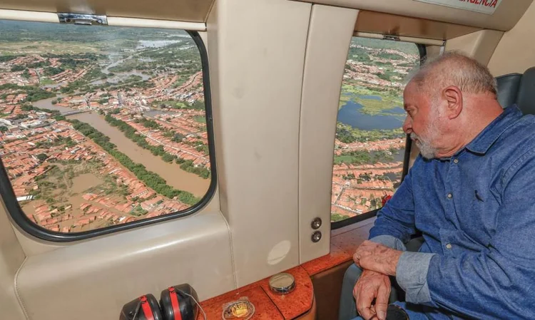 Presidente da República, Luiz Inácio Lula da Silva, acompanhado do governador do Maranhão, Carlos Brandão, fará sobrevoo, neste domingo (9/4), pela manhã, na região de Trizidela do Vale, atingida pelas chuvas..  Foto: Ricardo Stuckert/PR (Ricardo Stuckert/PR/Agência Brasil)