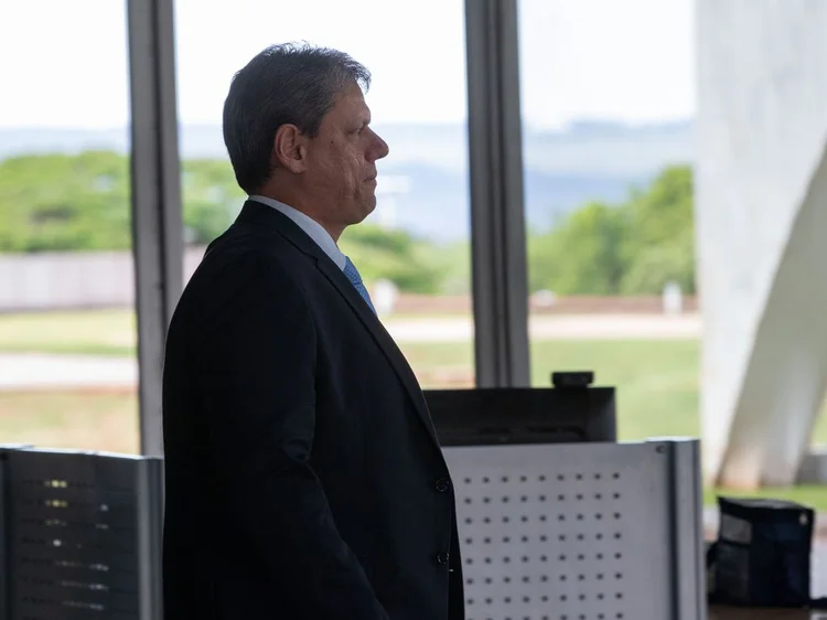 Brasília (DF) 09/03/2023 O governador de São Paulo, Tarcísio de Freitas, fala com a imprensa após reunião no Palácio do Planalto (Fabio Rodrigues-Pozzebom/Agência Brasil)