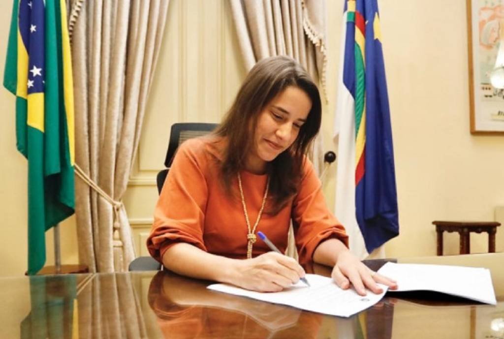 Já nos primeiros dias de mandato, governadora Raquel Lyra sancionou a lei da reforma administrativa, também aprovada pela Assembleia Legislativa (Governo de Pernambuco/Divulgação)
