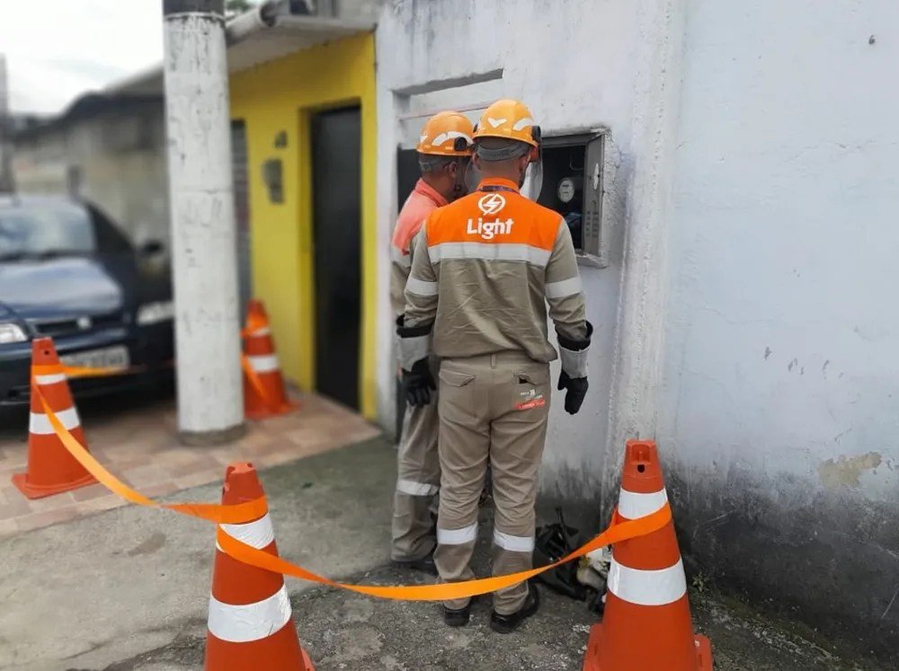 Light ajuíza medida cautelar para suspender pagamento de dívidas