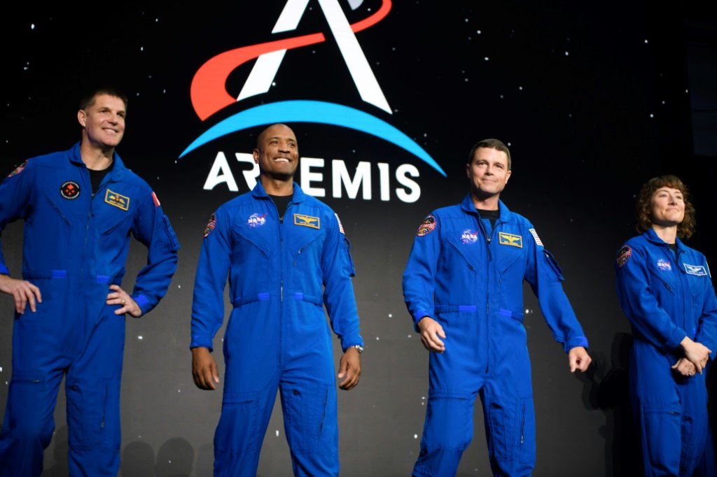 Nasa revela astronautas que vão viajar ao redor da Lua em 2024