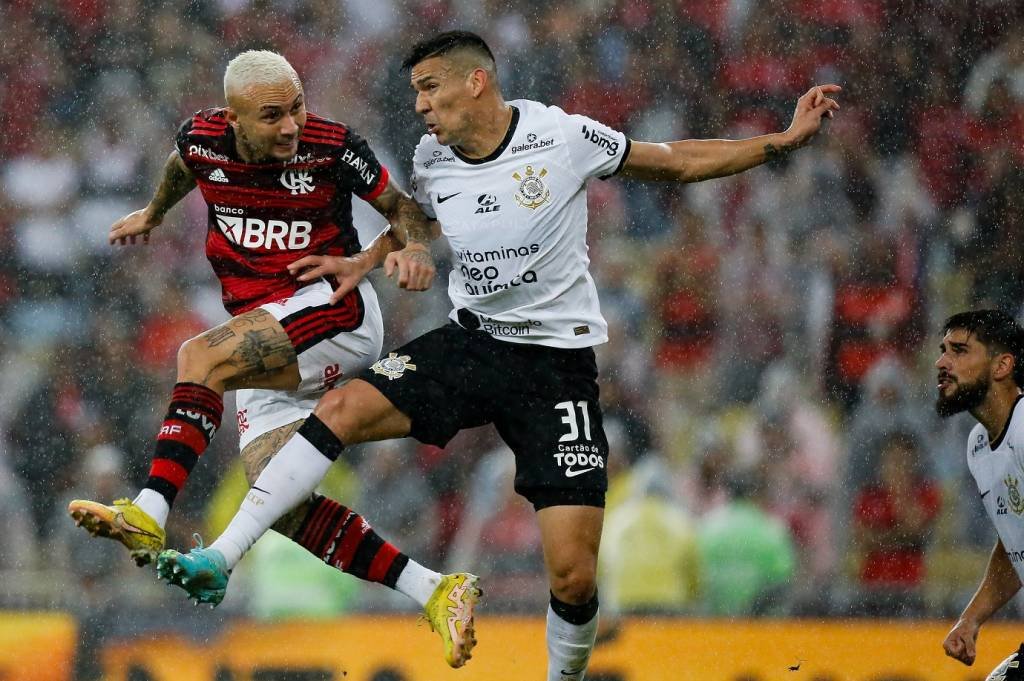 Brasileirão 2023: Onde assistir a Corinthians x Flamengo ao vivo e