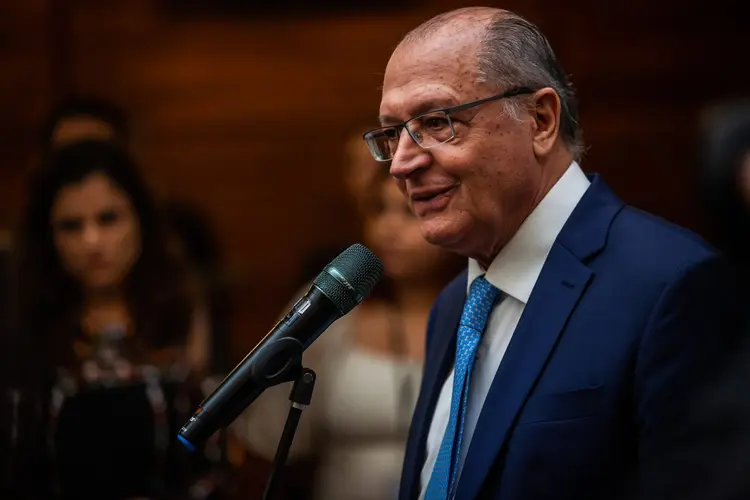 Alckmin: "À medida que fica parada em 13,75% a Selic e a inflação está caindo" (Diogo Zacarias/ Palácio do Planalto/Flickr)