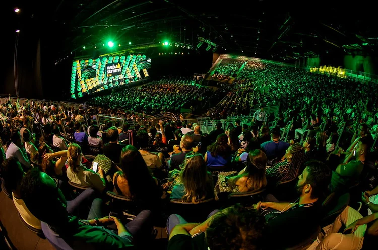 Paddy Cosgrave, CEO e fundador do Web Summit, durante a abertura do evento no  Rio de Janeiro (Vaughn Ridley/Web Summit Rio via Sportsfile/Divulgação)