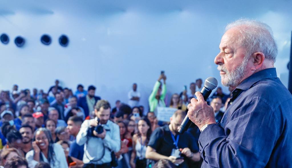 Após crise com a Câmara, Lula pede reuniões semanais ou a cada 15 dias com líderes