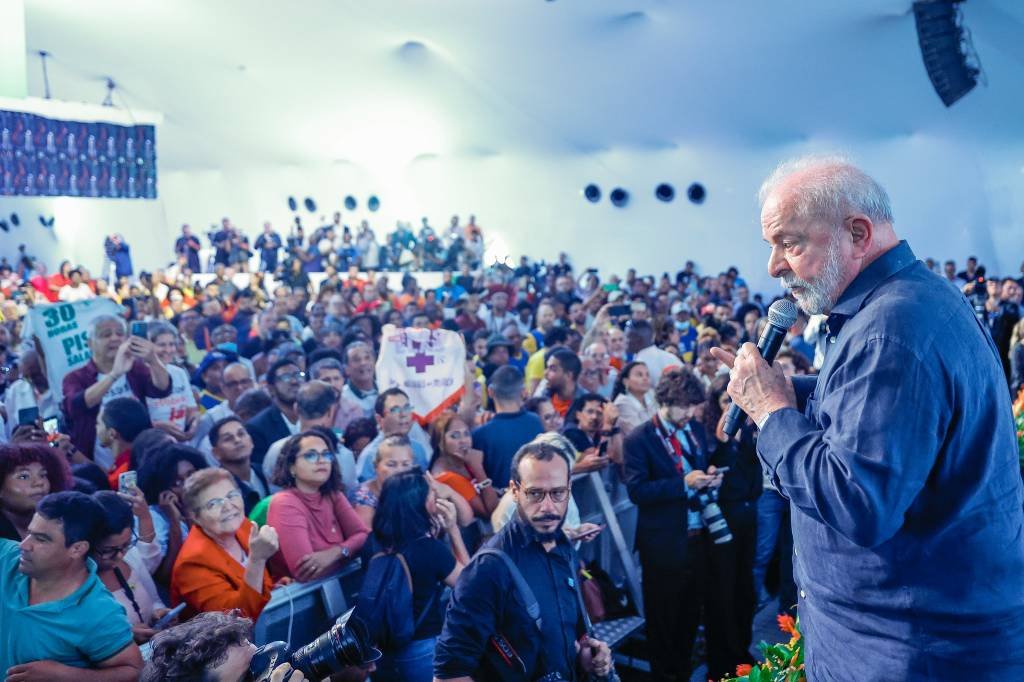 Governo sem marca? Lula afirma que ainda está "colocando o tijolo no lugar"