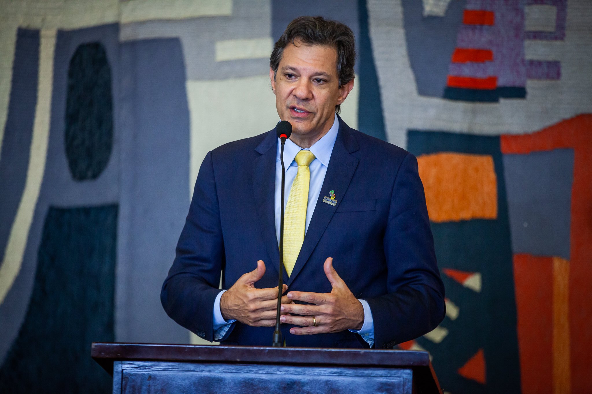Galípolo transita pelos setores público e privado, diz Haddad