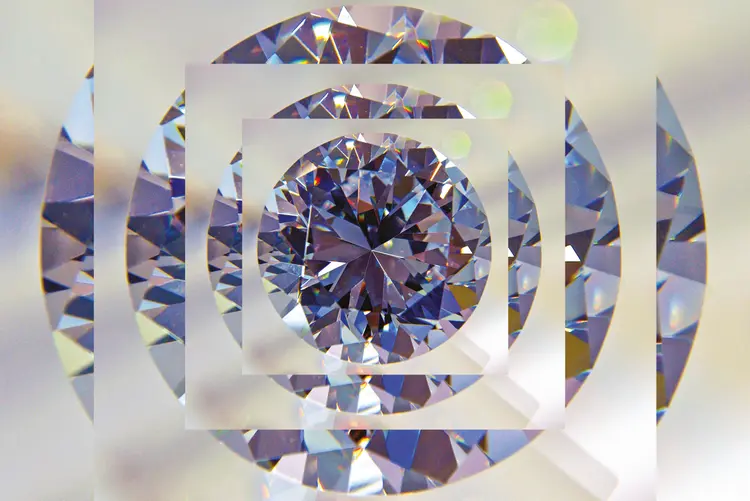 Diamante sintético: mesmas propriedades (Universal Education/Universal Images Group/Getty Images)