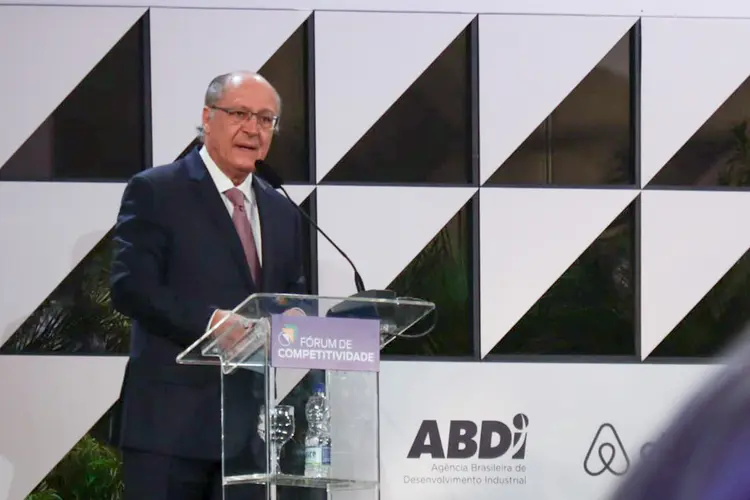 Geraldo Alckmin: Além da aprovação do arcabouço fiscal, o presidente em exercício destacou a importância de se votar a proposta de reforma tributária (Rodrigo Caetano/Exame)