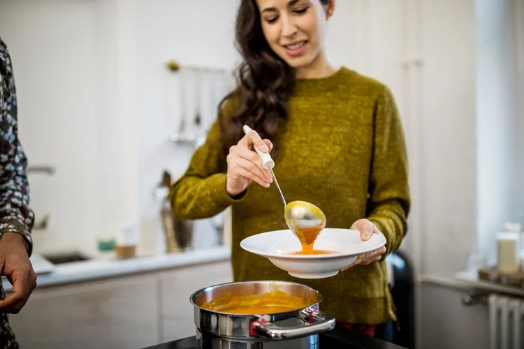 Sopa é janta? Veja 3 receitas para jantar (Divulgação/Getty Images)