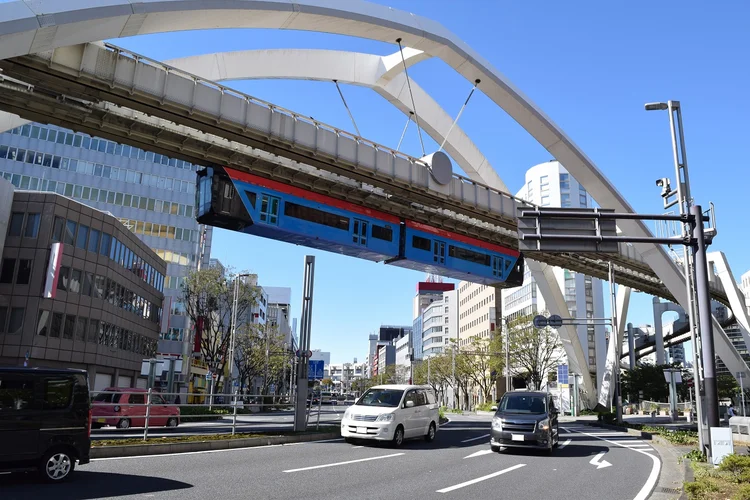 Grandes edifícios na capital tremeram e o serviço ferroviário foi interrompido temporariamente quando o terremoto atingiu uma profundidade de cerca de 50 quilômetros (Chiba/Getty Images)