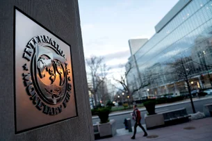 FMI eleva projeção de crescimento do Brasil para 2,3% em 2025