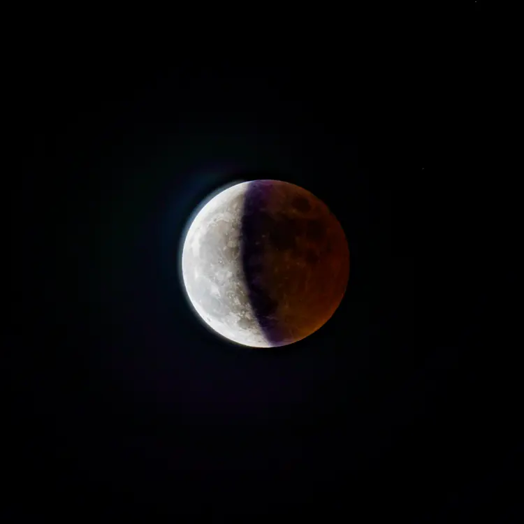 Segundo o site EarthSky, o fenômeno está previsto para começar às 12h13 (horário de Brasília), com duração de 258 minutos (CFOTO/Future Publishing/Getty Images)