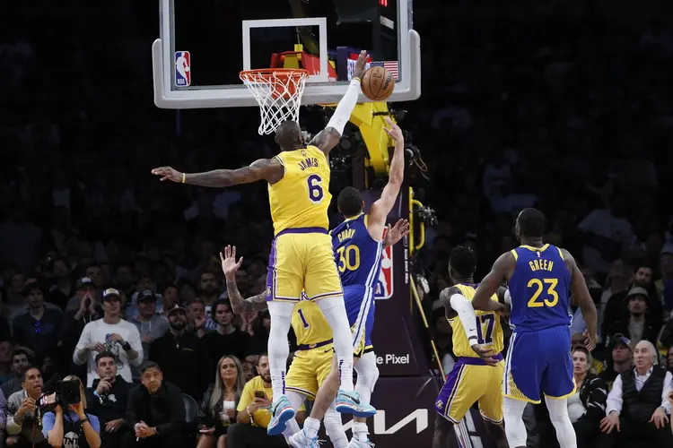 NBA: Lakers de Lebron podem garantir vaga na final hoje (Robert Gauthier/Los Angeles Times/Getty Images)