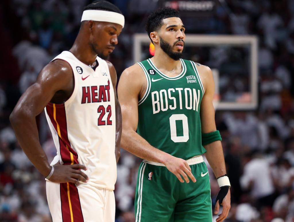 NBA: Celtics precisam da vitória para seguir sonhando com virada histórica (Jim Davis/The Boston Globe/Getty Images)