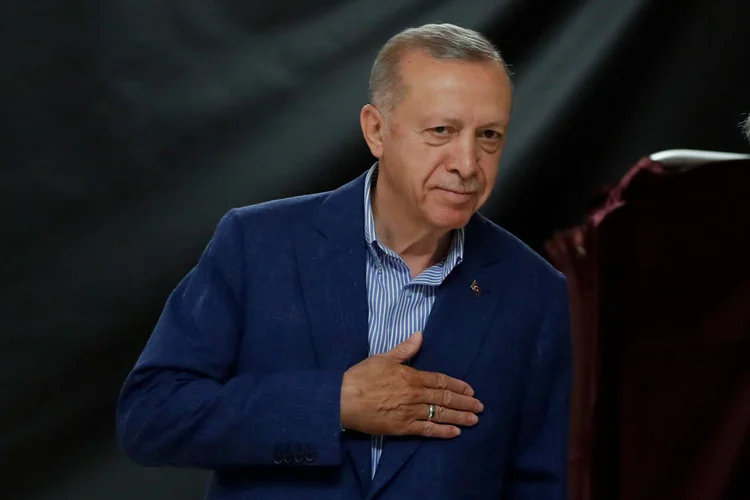 ISTANBUL, TURKEY - MAY 28: Turkish President Recep Tayyip Erdogan casts his vote during the Turkish presidential election runoff on May 28, 2023 in Istanbul, Turkey. President Erdogan was forced into a runoff election when neither he nor his main challenger, Kemal Kilicdaroglu of the Republican People's Party (CHP), received more than 50 percent of the vote on the May 14 election. The runoff vote will be held this Sunday, May 28. (Photo by Murad Sezer - Pool/Getty Images) (Murad Sezer/Getty Images)