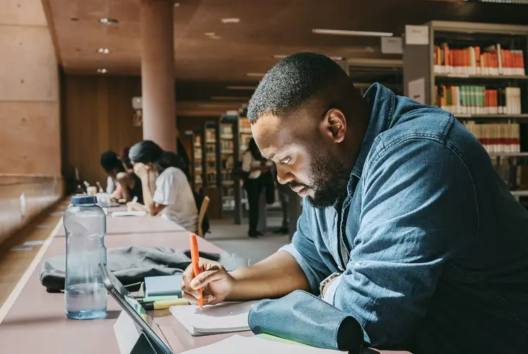 Veja como montar um cronograma de estudos eficiente (Divulgação/Getty Images)