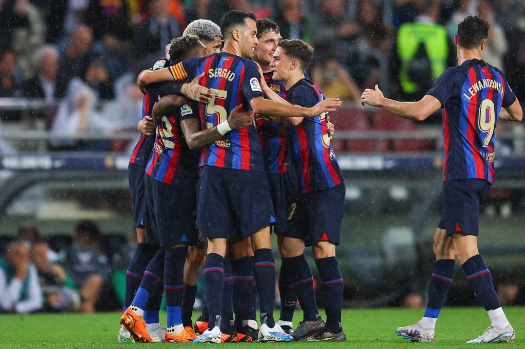 Após vitória no clássico contra o Espanyol por 4 a 2 na última rodada, o Barcelona entra em campo apenas para cumprir tabela (Eric Alonso/Getty Images)