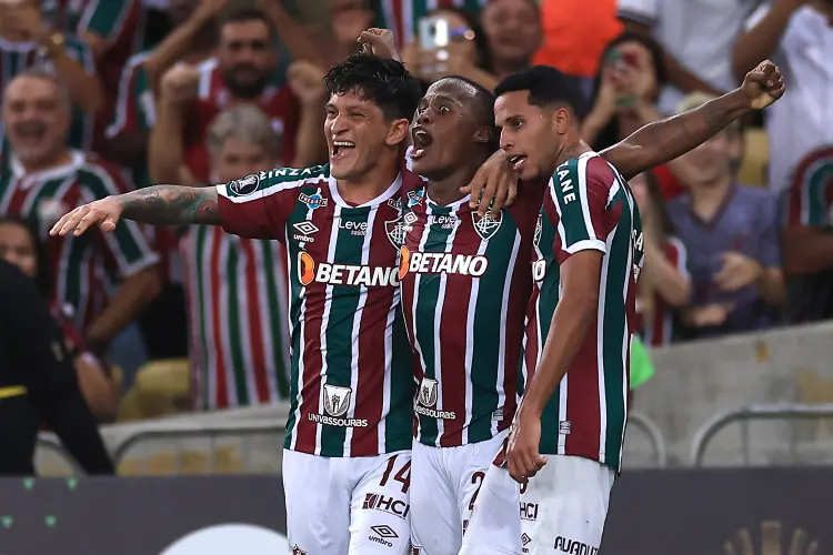 Jogadores do Fluminense durante partida em 2023 (Buda Mendes/Getty Images)