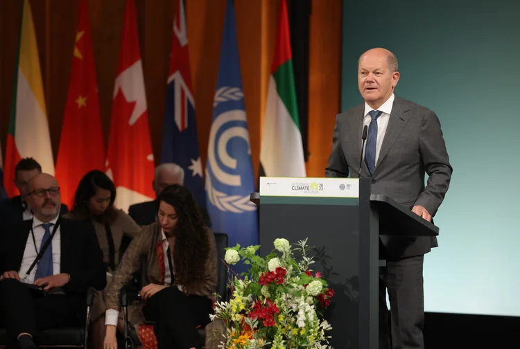 Scholz: Os esforços para reconstruir a Ucrânia, outro país que deseja se unir ao bloco, necessitarão vontade "política e capital financeiro ao longo do tempo" (Sean Gallup/Getty Images)