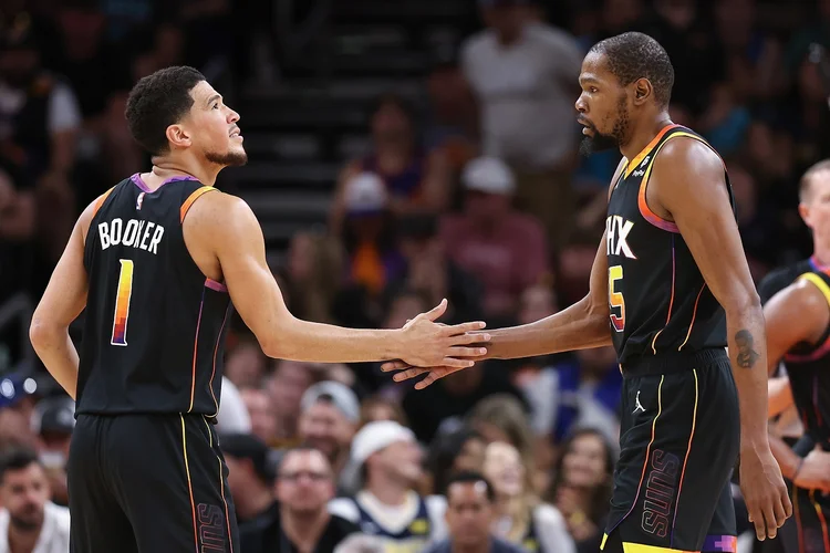 NBA: a série está empatada em 2 a 2 após vitória do Phoenix no jogo 4 (Christian Petersen/Getty Images)