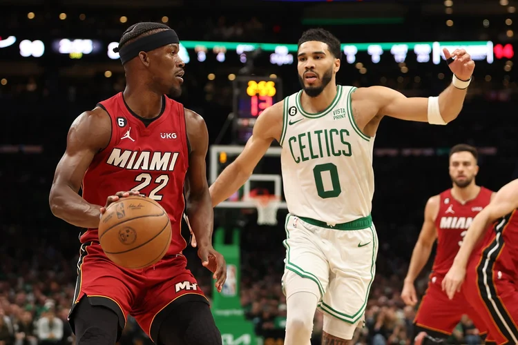 Após vitória no primeiro jogo da série, com placar de 123 a 116, o Heat espera um novo triunfo no segundo jogo da série (Adam Glanzman/Getty Images)