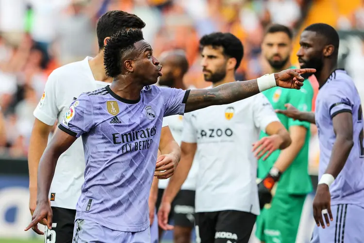 VALENCIA, SPAIN - MAY 21: Vinicius Junior of Real Madrid protest during the Spanish league, La Liga Santander, football match played between Valencia CF and Real Madrid at Mestalla stadium on May 21, 2023, in Valencia, Spain. (Photo By Ivan Terron/Europa Press via Getty Images) (Ivan Terron/Europa Press/Getty Images)