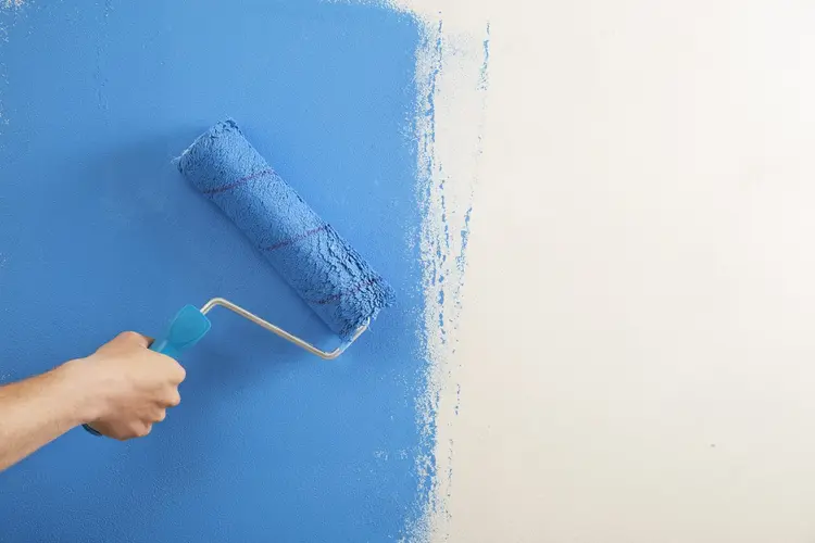 Pintar a parede: veja dicas de como fazer o estilo de meia parede (BeylaBalla/Getty Images)