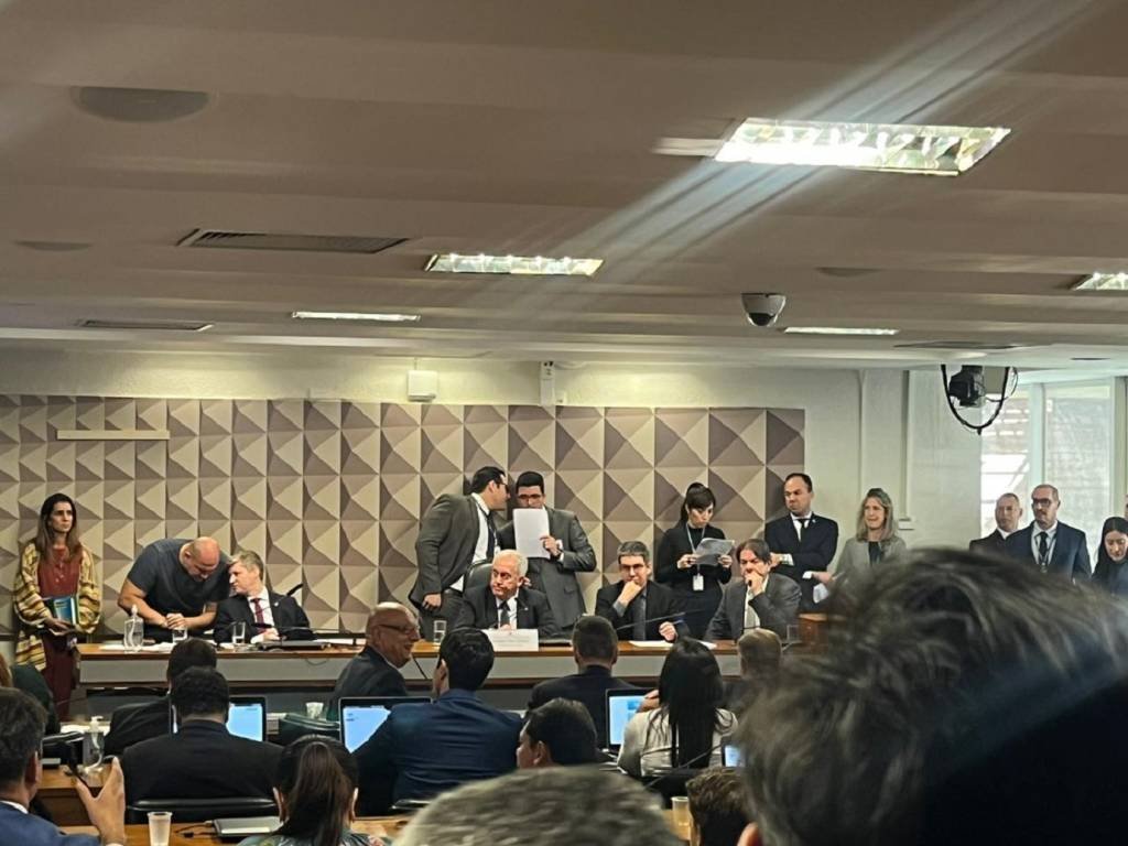A chapa foi eleita por aclamação, com votos contrários apenas dos senadores Marco Do Val e Esperidião Amin (Izael Pereira/Exame)