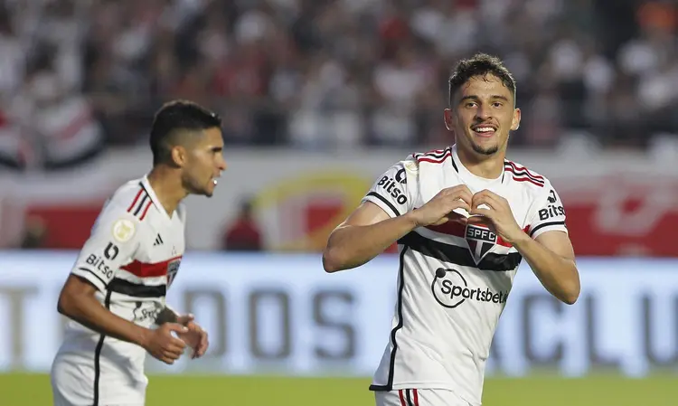 O Tricolor, que iniciou a competição com derrota para o Botafogo na abertura, emendou três jogos de invencibilidade ao marcar com Luciano e Pablo Maia e agora tem 7 pontos (Rubens Chiri / São Paulo/Reprodução)