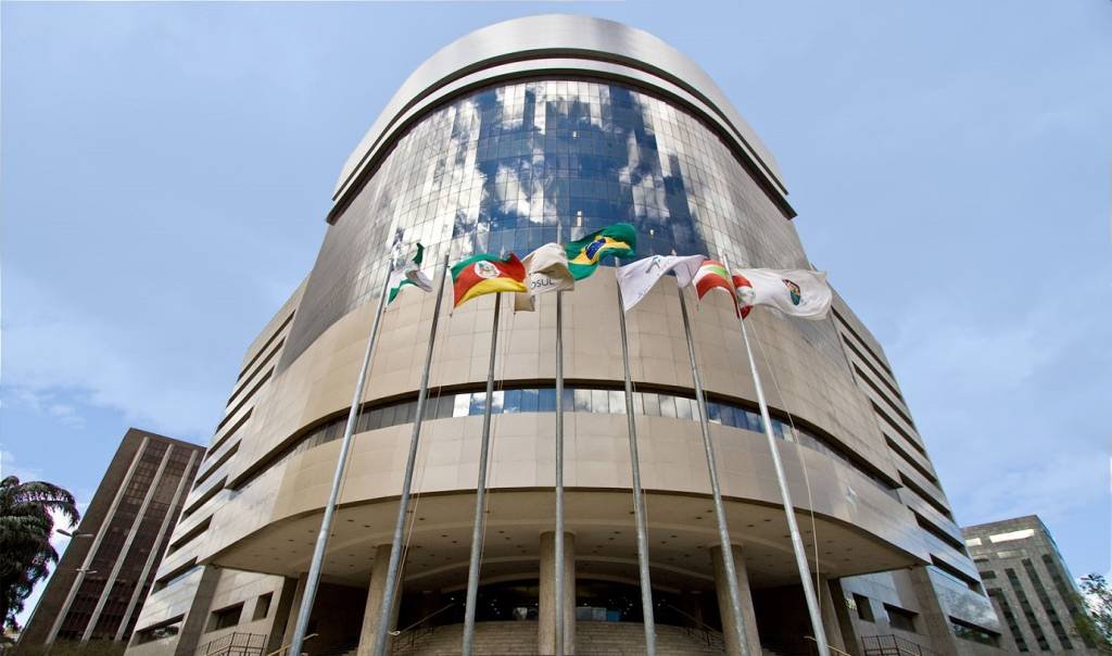 Tribunal Regional Federal afasta juiz da Lava Jato em Curitiba