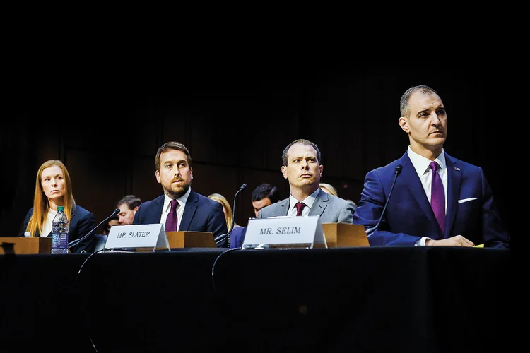 Diretores do Facebook, Twitter e Google falam ao Congresso americano: cerco regulatório sobre as big techs se fecha mundo afora (OLIVIER DOULIERY/AFP/Getty Images)