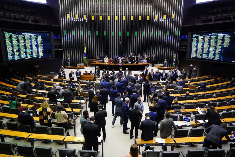 Câmara: plenário aprovou o texto principal da minirreforma eleitoral. (Pablo Valadares/Agência Câmara)