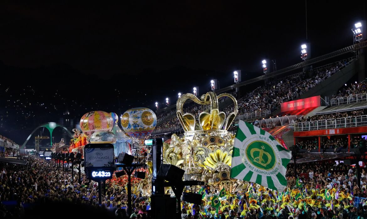 Primeiro dia dos desfiles da elite do carnaval carioca terá 6 escolas