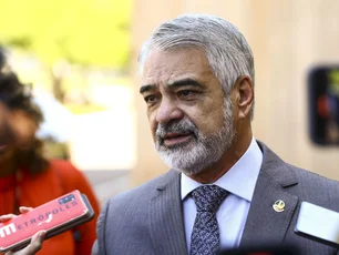 Imagem referente à matéria: Humberto Costa e Miguel Coelho lideram disputa ao Senado em Pernambuco, diz Paraná