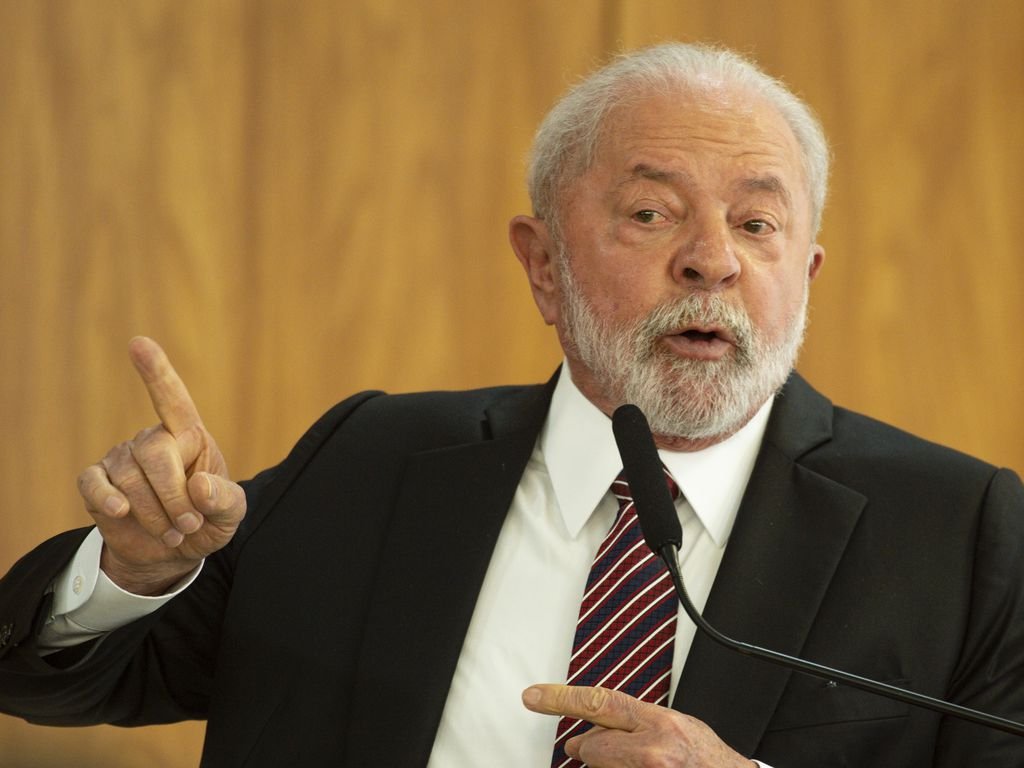 Lula propõe a criação de moeda comum na América do Sul para importação e exportação