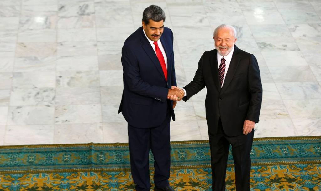 Venezuela está de portas abertas 'a todo o empresariado brasileiro', diz Maduro em coletiva com Lula