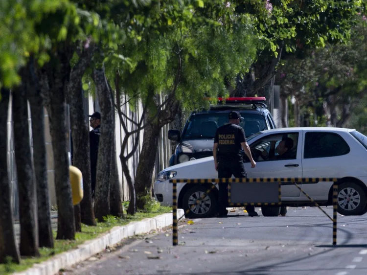 Brasília (DF), 03/05/2023 - Polícia Federal faz busca e apreensão na casa do ex-presidente Jair Bolsonaro. Foto: Marcelo Camargo/Agência Brasil (Marcelo Camargo/Agência Brasil)