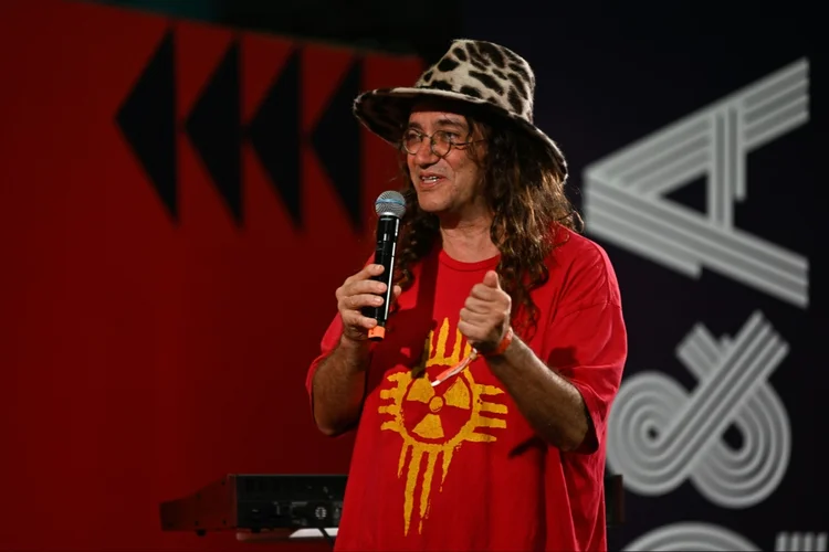 O fundador da SingularityNET, Ben Goertzel, durante o Web Summit Rio 2023, no Rio de Janeiro (Eugenia LOGIURATTO/AFP)