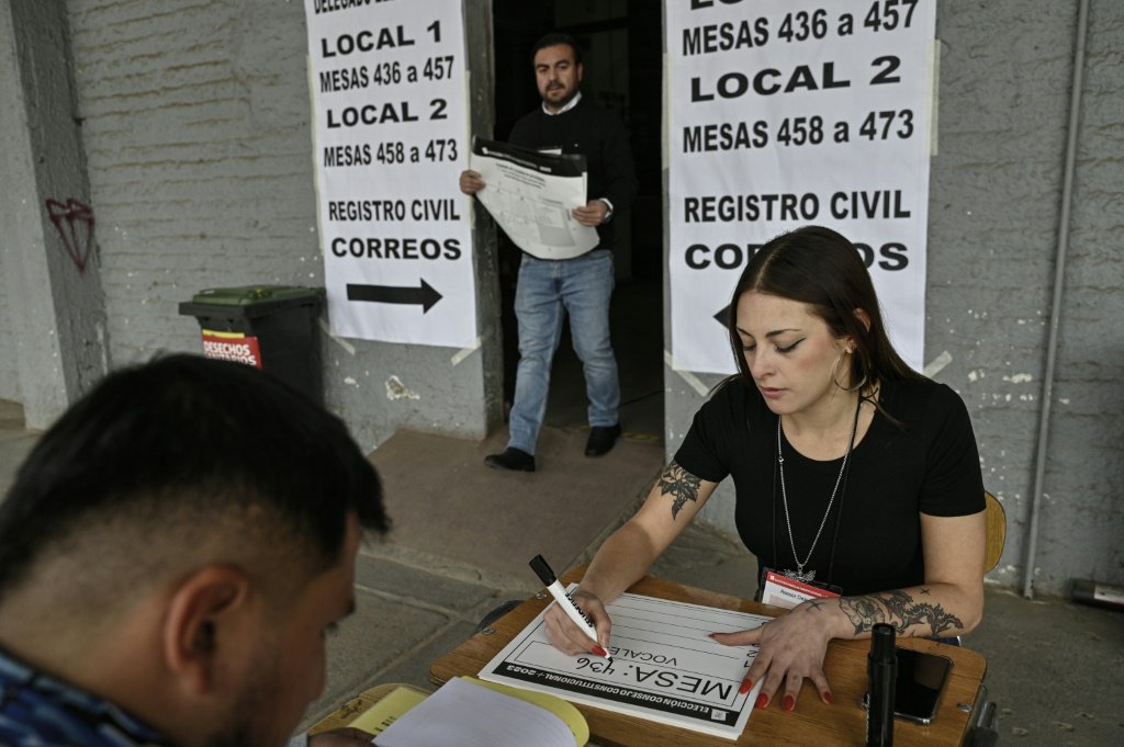 Chile vota para definir conselho e redigir nova Constituição