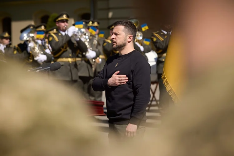 Zelensky: Todo o antigo mal que a Rússia moderna está trazendo de volta será derrotado assim como o nazismo foi derrotado" (AFP/AFP Photo)