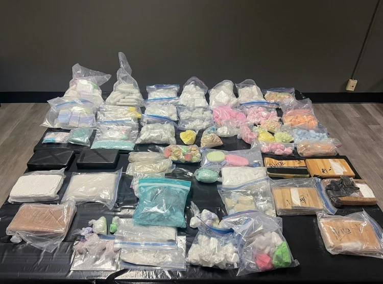 Fentanil ilícito apreendido na Califórnia, Estados Unidos, em abril de 2022  (AFP/AFP Photo)