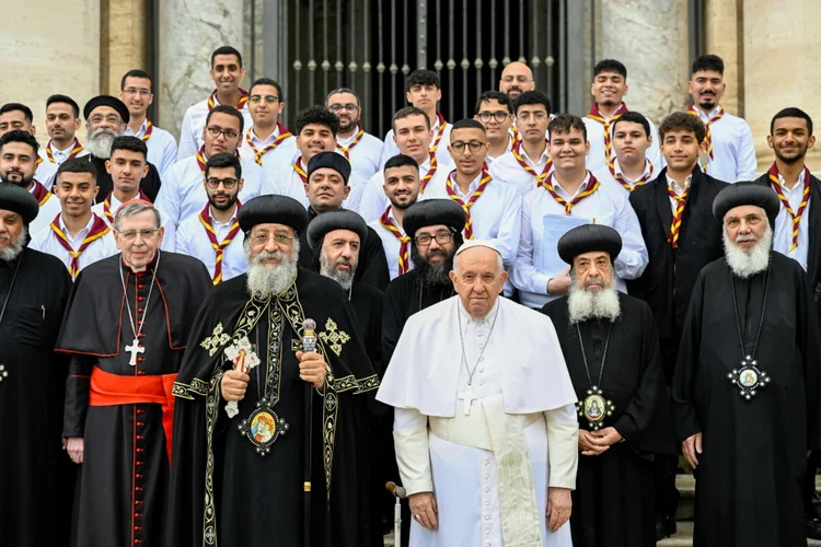 Francisco: Caro amigo e irmão Teodoro (...) Agradeço-lhe sinceramente por seu compromisso com a crescente amizade entre a Igreja Ortodoxa Copta e a Igreja Católica (AFP/AFP Photo)
