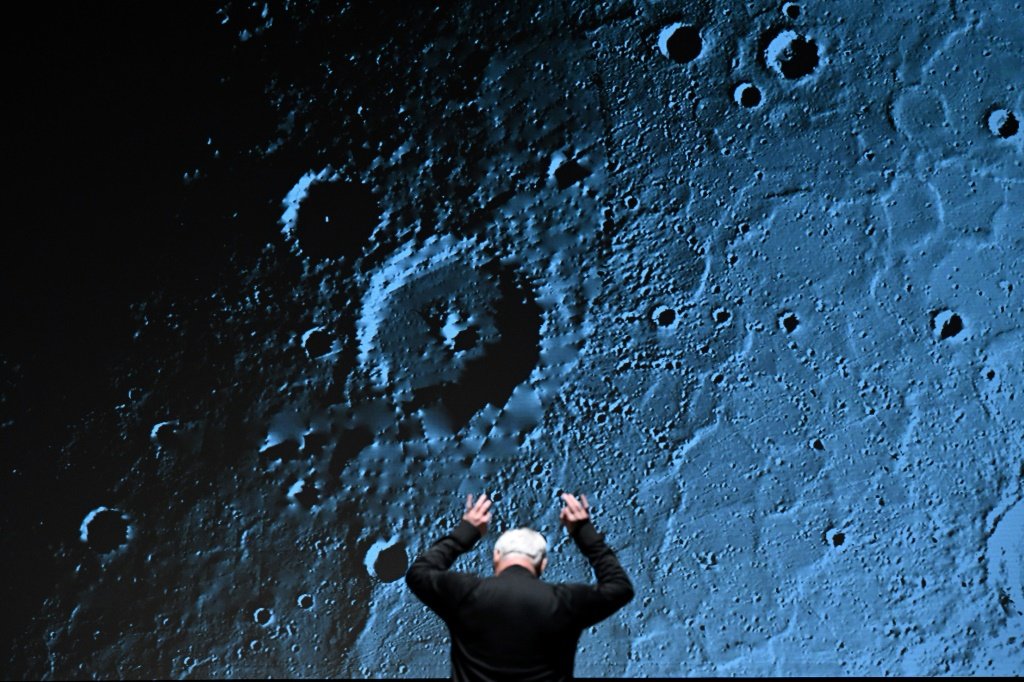 Impressionantes imagens da Nasa ilustraram uma apresentação da Filarmônica Nacional em 'Ciclos Cósmicos: uma Sinfonia do Espaço" (AFP/AFP)