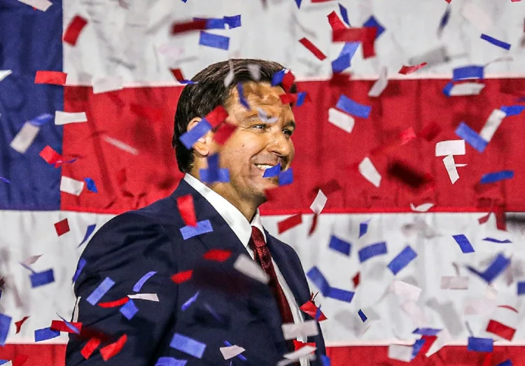 "Sou Ron DeSantis e me candidato a presidente para liderar nosso grande retorno americano" (AFP/AFP Photo)