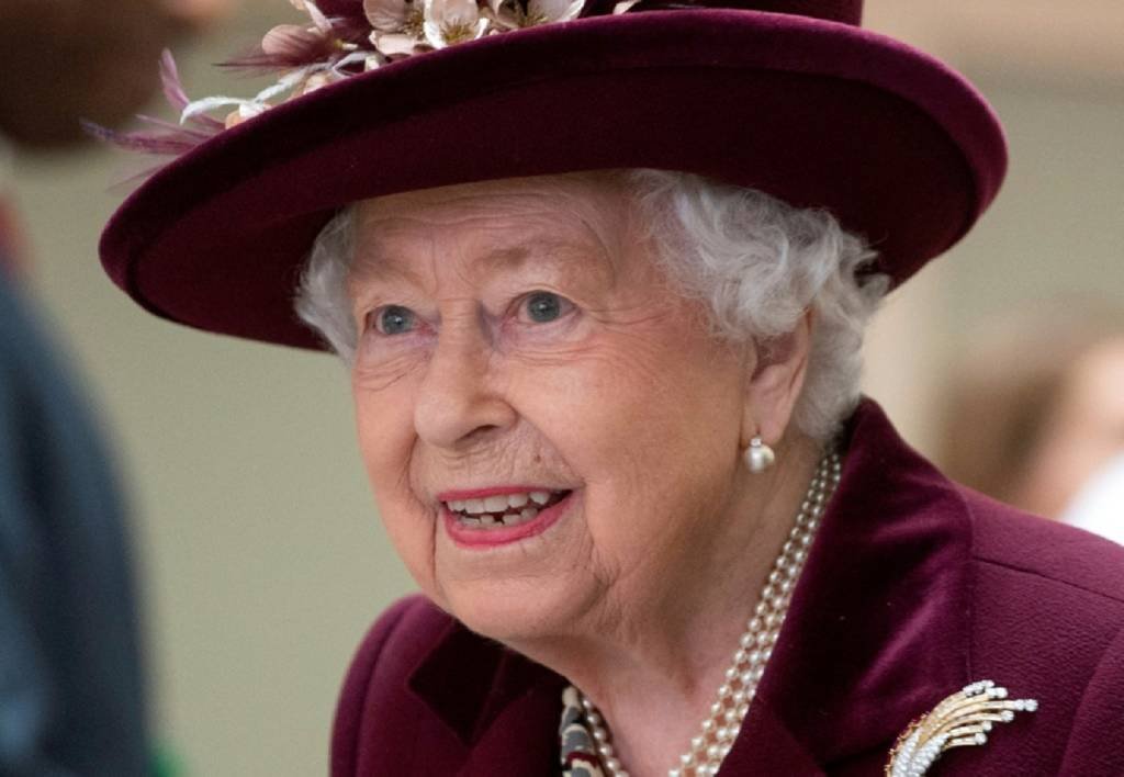 Um homem que afirmava que "sua filha foi assassinada na Irlanda do Norte por uma bala de borracha" anunciou planos "para atacar a rainha Elizabeth". (AFP/AFP Photo)