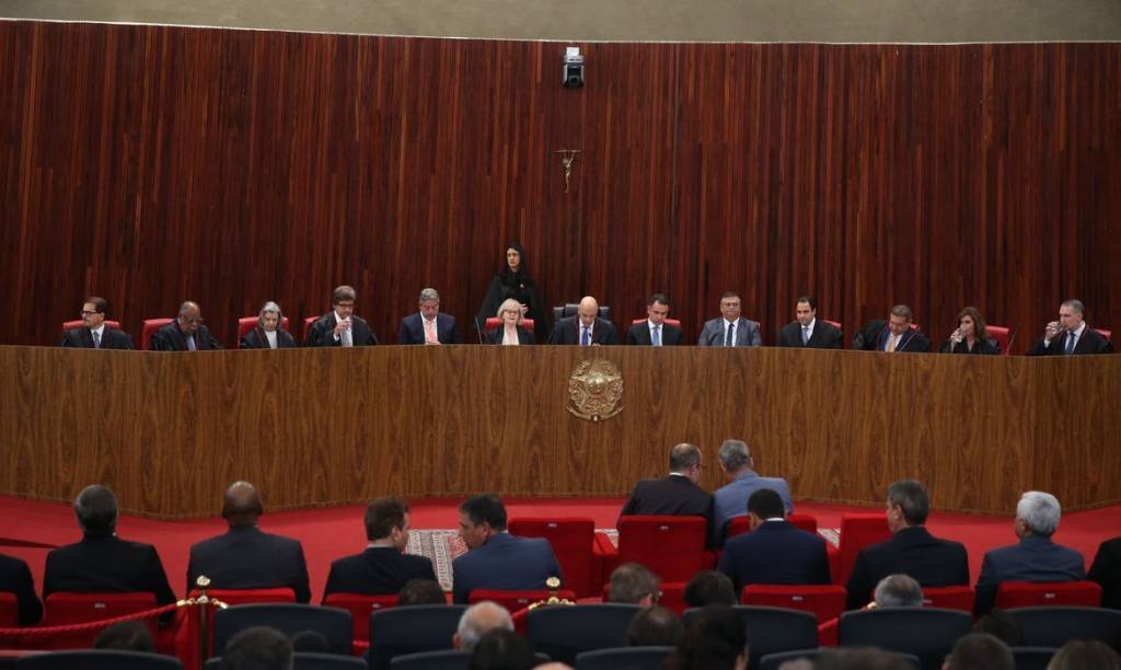 TSE condena Bolsonaro e Braga Netto à inelegibilidade por uso político do 7 de setembro