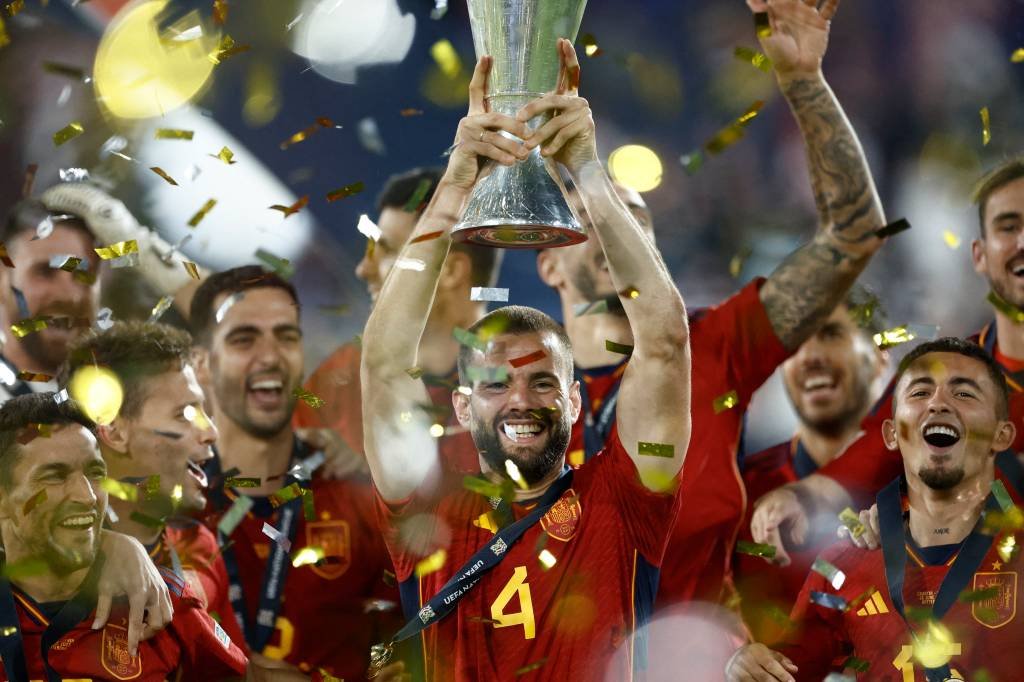 Espanha derrota Croácia nos pênaltis e é campeã da Nations League - Placar  - O futebol sem barreiras para você