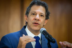 Desigualdade deve ser combatida junto a processo de ajuste fiscal, diz Haddad